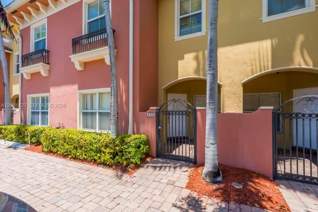 En Venta: $299,000 (3 camas, 2 baños, 1536 Pies cuadrados)