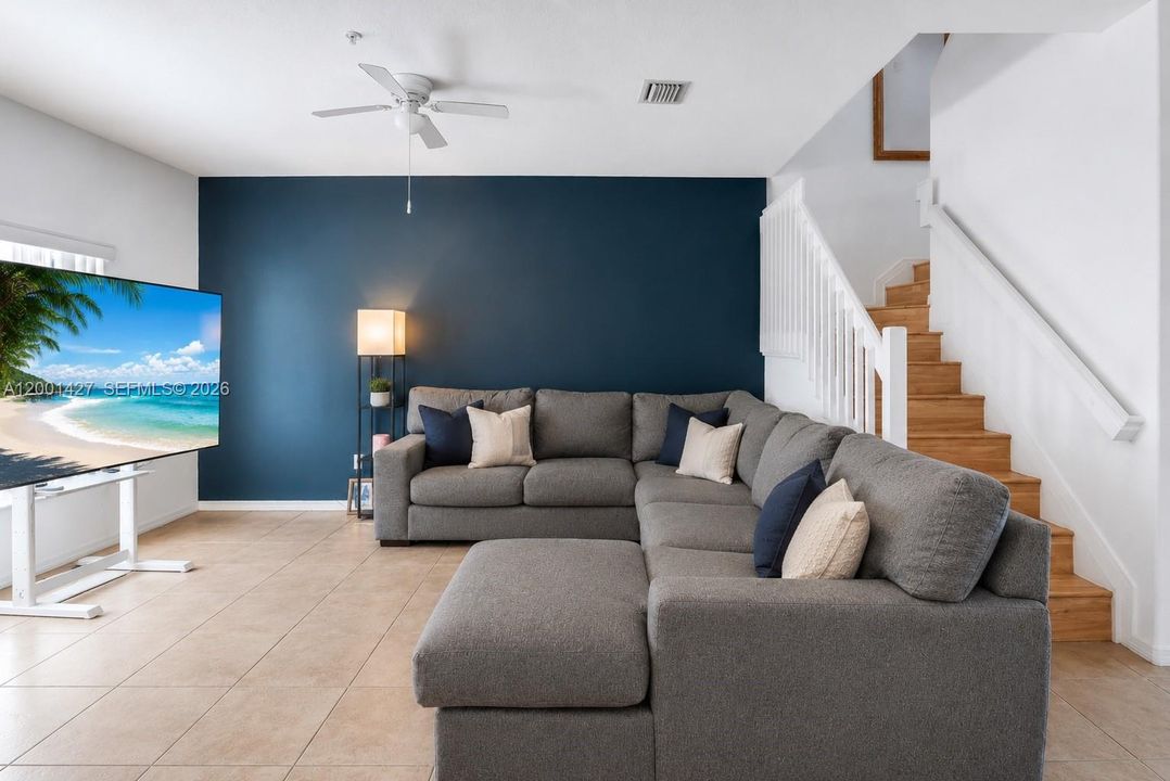 En Venta: $299,000 (3 camas, 2 baños, 1536 Pies cuadrados)