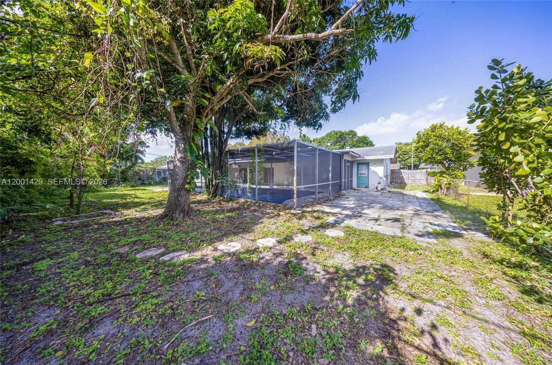 Active With Contract: $559,950 (4 beds, 2 baths, 1930 Square Feet)