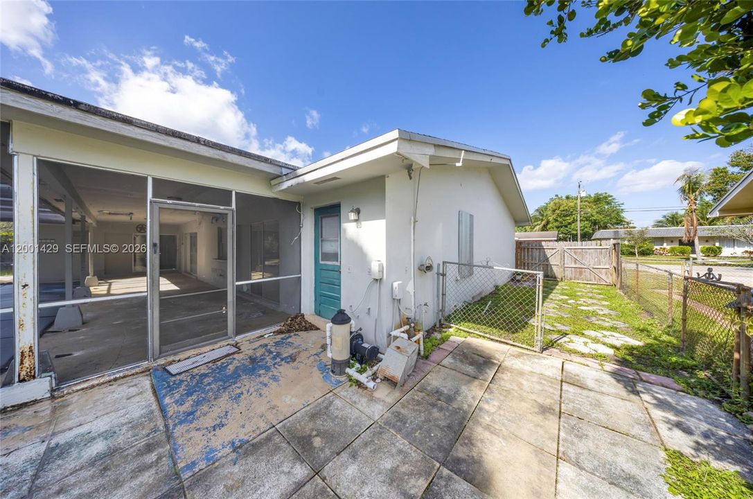 Active With Contract: $559,950 (4 beds, 2 baths, 1930 Square Feet)
