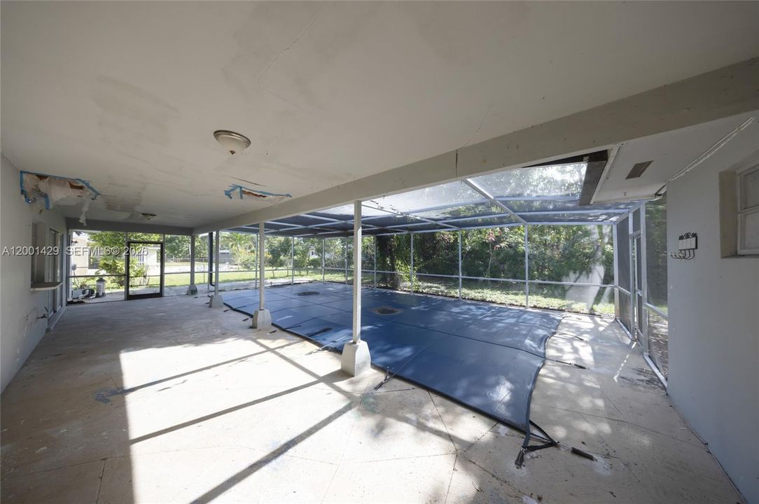 Active With Contract: $559,950 (4 beds, 2 baths, 1930 Square Feet)
