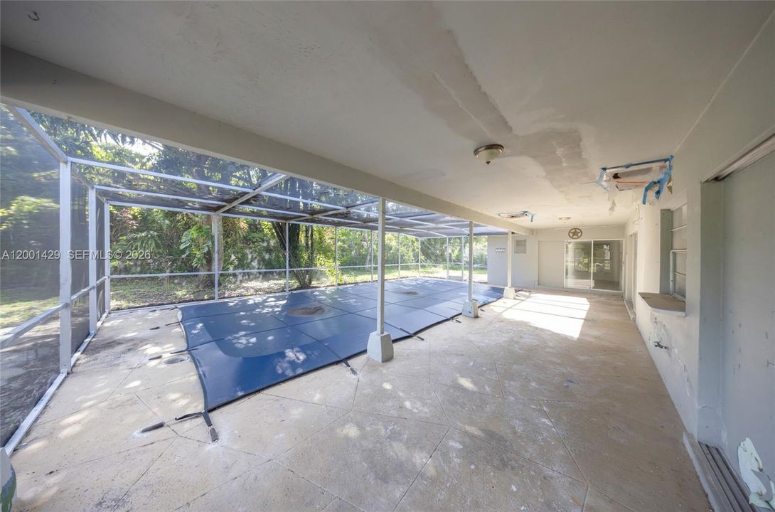 Active With Contract: $559,950 (4 beds, 2 baths, 1930 Square Feet)