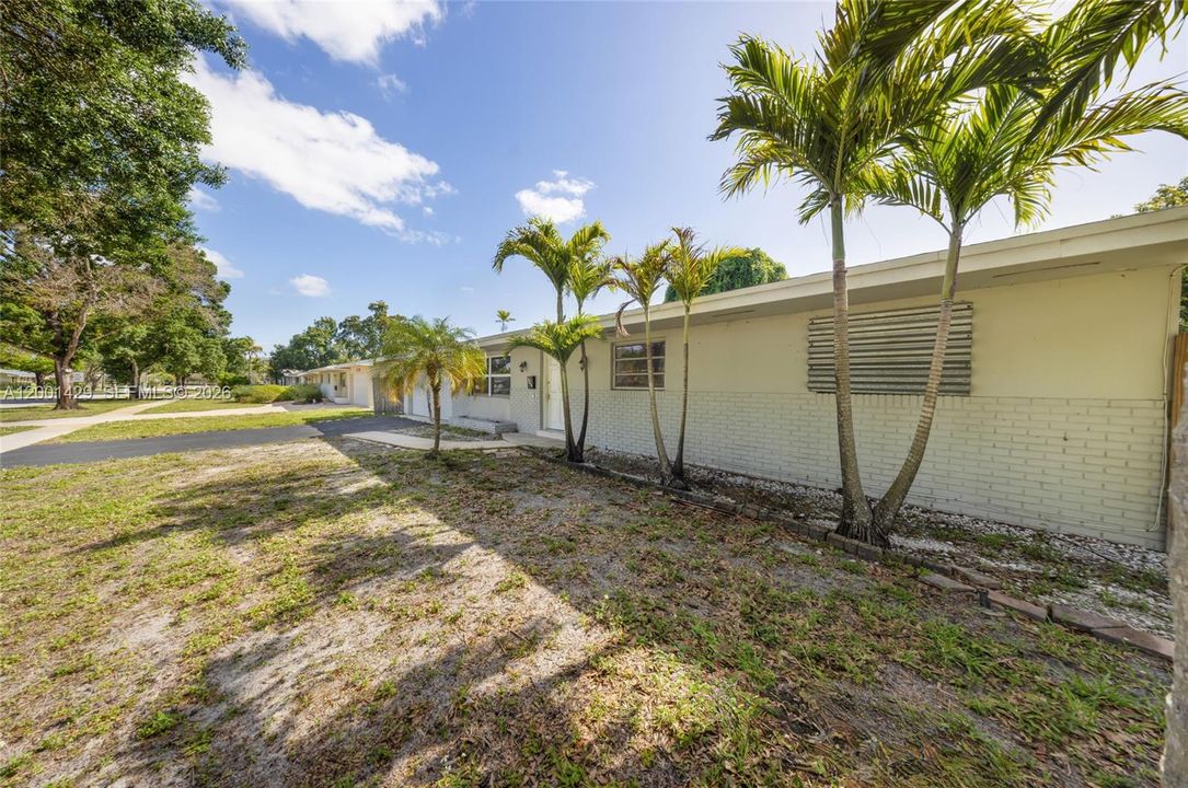 Active With Contract: $559,950 (4 beds, 2 baths, 1930 Square Feet)