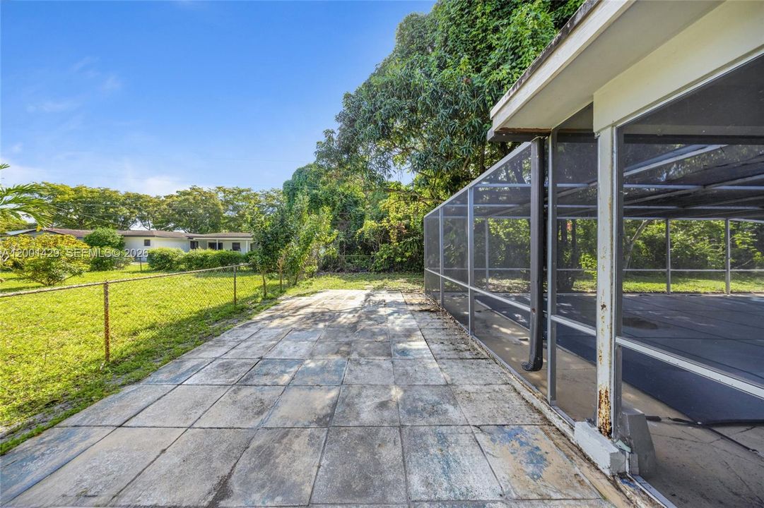 Active With Contract: $559,950 (4 beds, 2 baths, 1930 Square Feet)