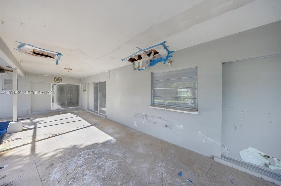 Active With Contract: $559,950 (4 beds, 2 baths, 1930 Square Feet)