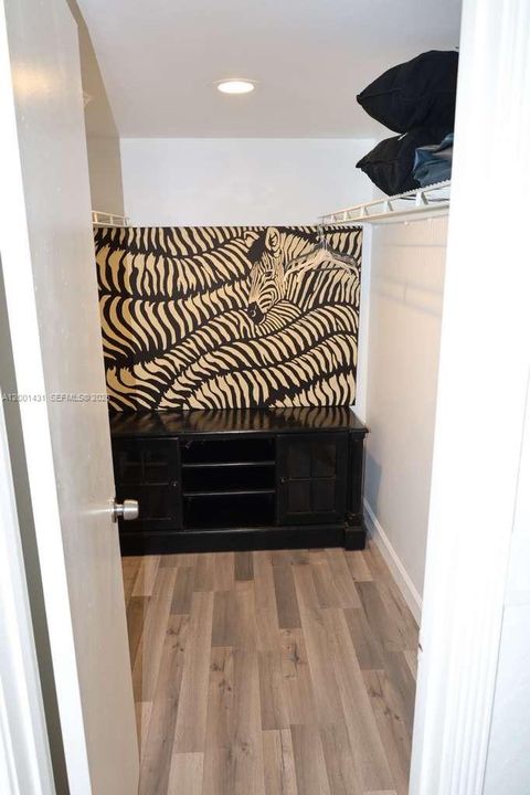 For Rent: $3,500 (2 beds, 2 baths, 1577 Square Feet)
