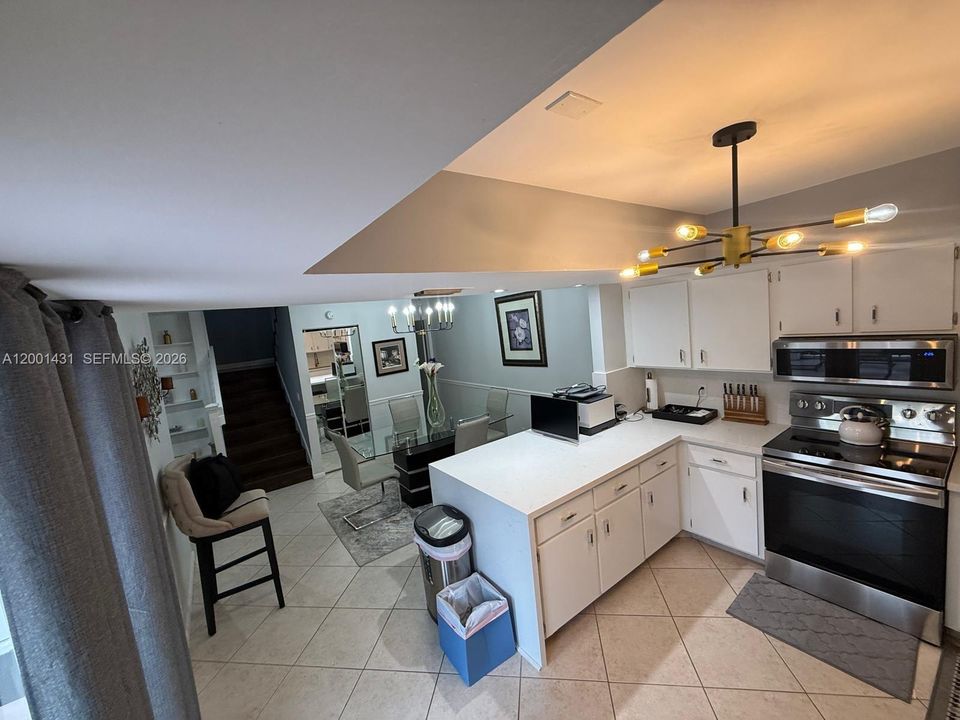 For Rent: $3,500 (2 beds, 2 baths, 1577 Square Feet)