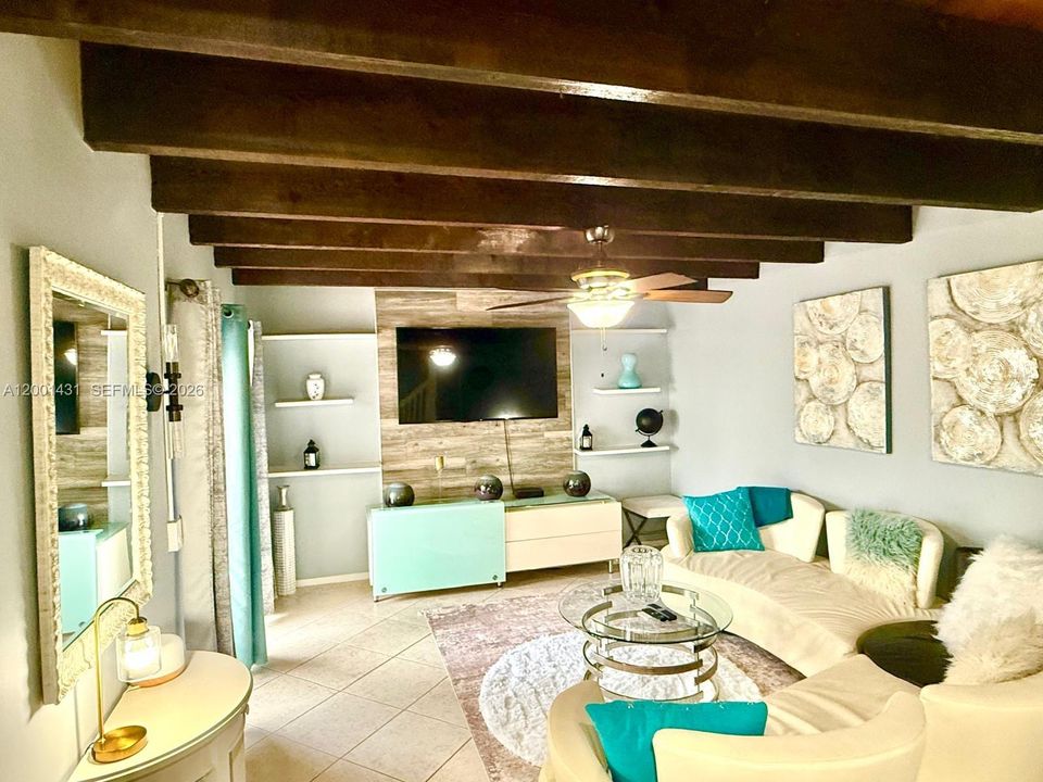 For Rent: $3,500 (2 beds, 2 baths, 1577 Square Feet)