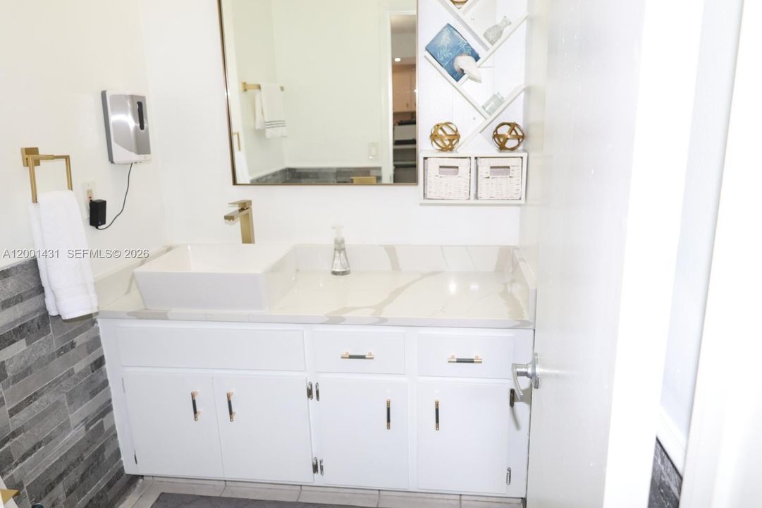 For Rent: $3,500 (2 beds, 2 baths, 1577 Square Feet)