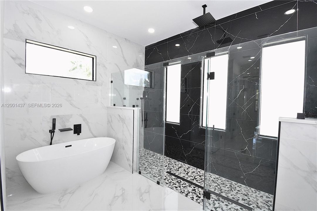 На продажу: $440,000 (3 спален, 2 ванн, 1956 Квадратных фут)