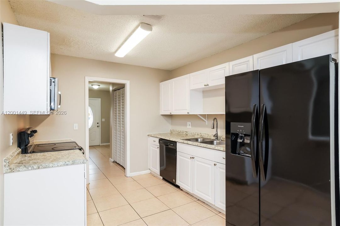 Recientemente alquilado: $2,690 (3 camas, 2 baños, 1832 Pies cuadrados)