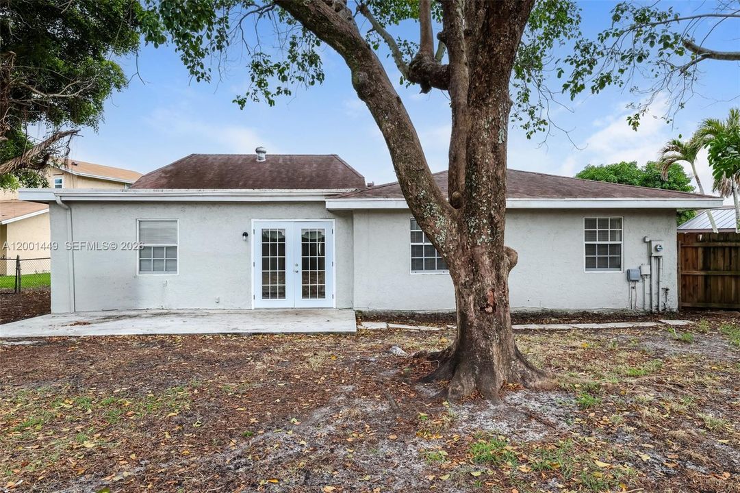 Recientemente alquilado: $2,690 (3 camas, 2 baños, 1832 Pies cuadrados)