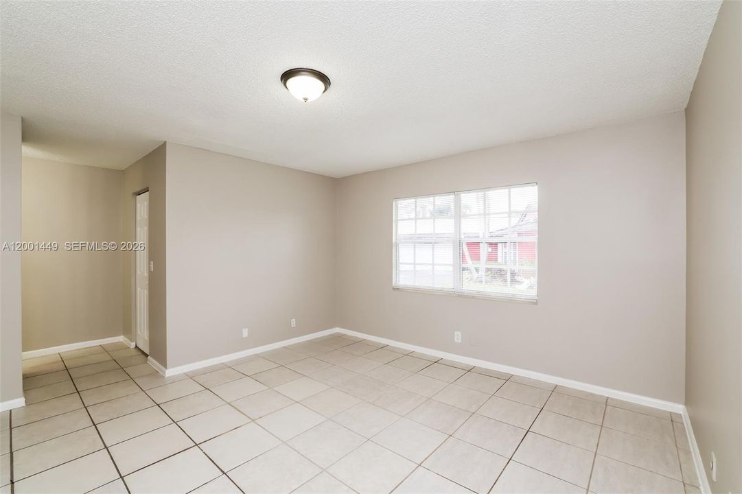 Recientemente alquilado: $2,690 (3 camas, 2 baños, 1832 Pies cuadrados)