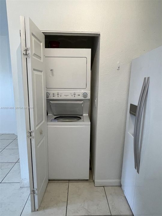 На продажу: $250,000 (3 спален, 2 ванн, 1379 Квадратных фут)