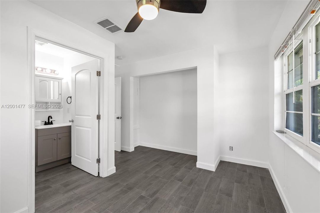На продажу: $489,999 (3 спален, 2 ванн, 1117 Квадратных фут)