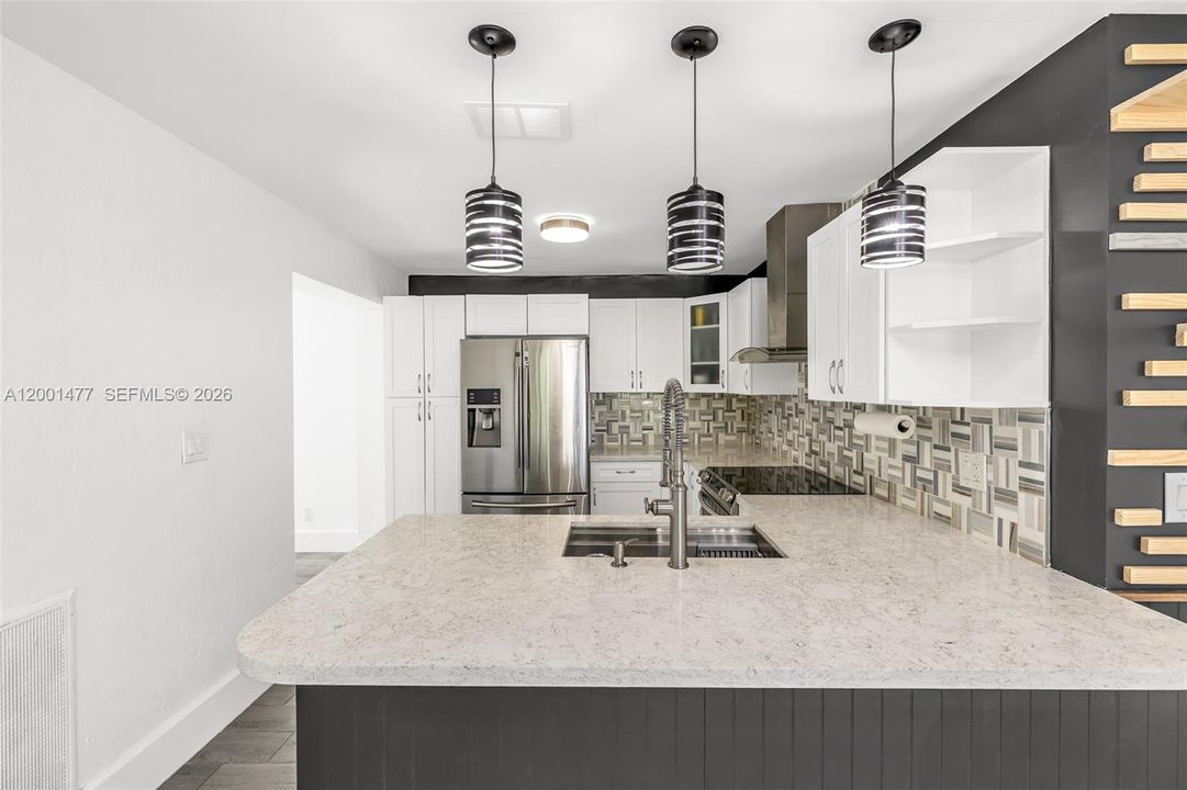 На продажу: $489,999 (3 спален, 2 ванн, 1117 Квадратных фут)