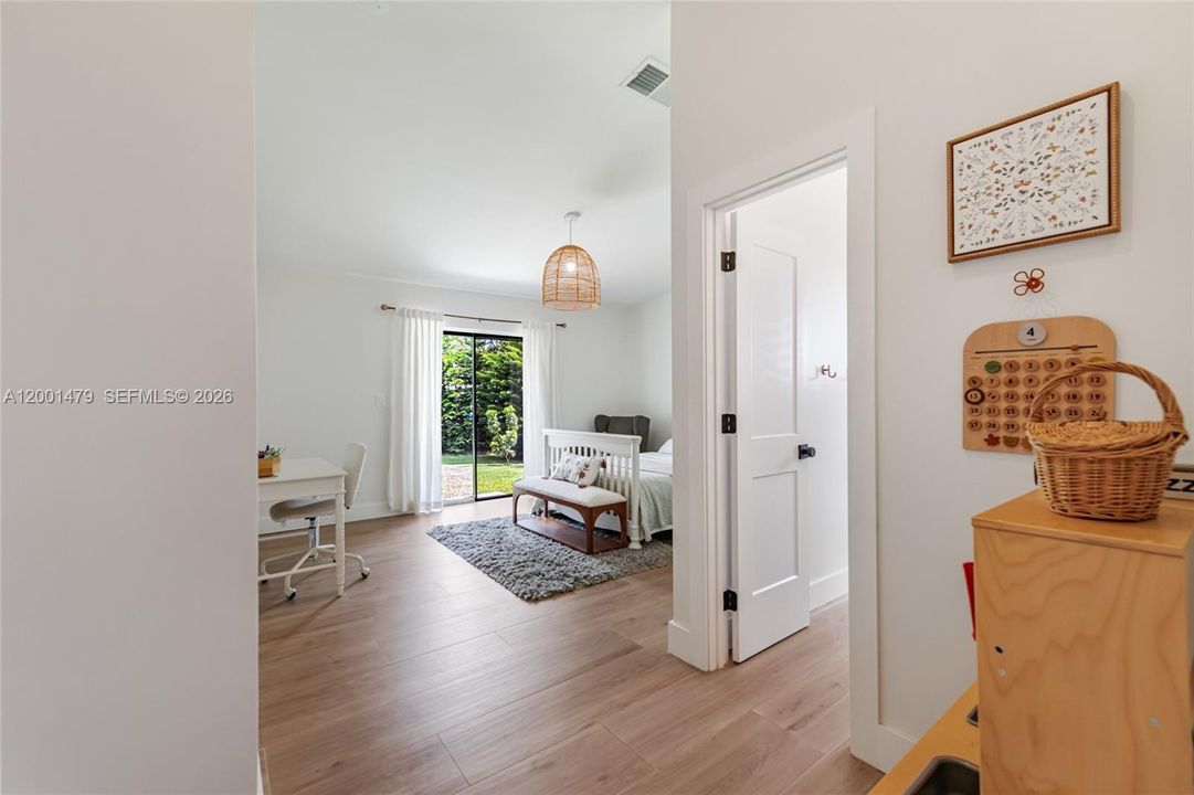 Activo con contrato: $1,050,000 (4 camas, 3 baños, 2538 Pies cuadrados)