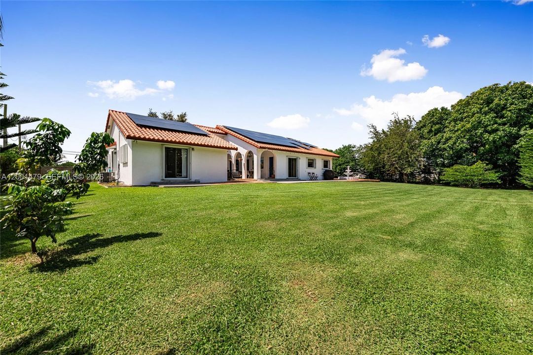 Activo con contrato: $1,050,000 (4 camas, 3 baños, 2538 Pies cuadrados)