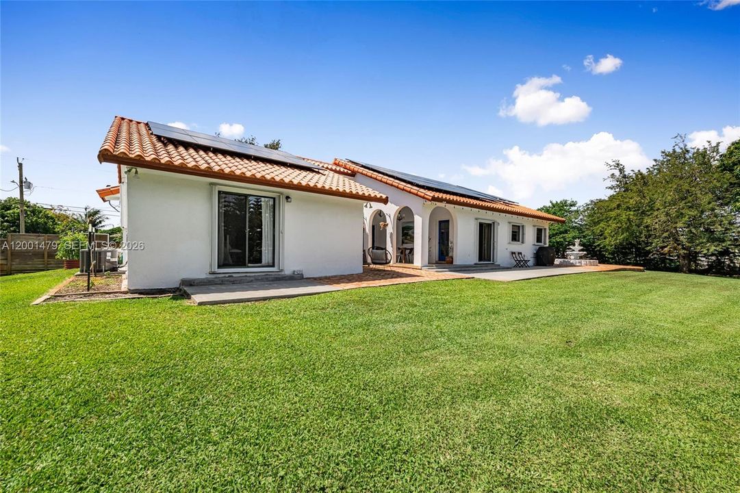 Activo con contrato: $1,050,000 (4 camas, 3 baños, 2538 Pies cuadrados)