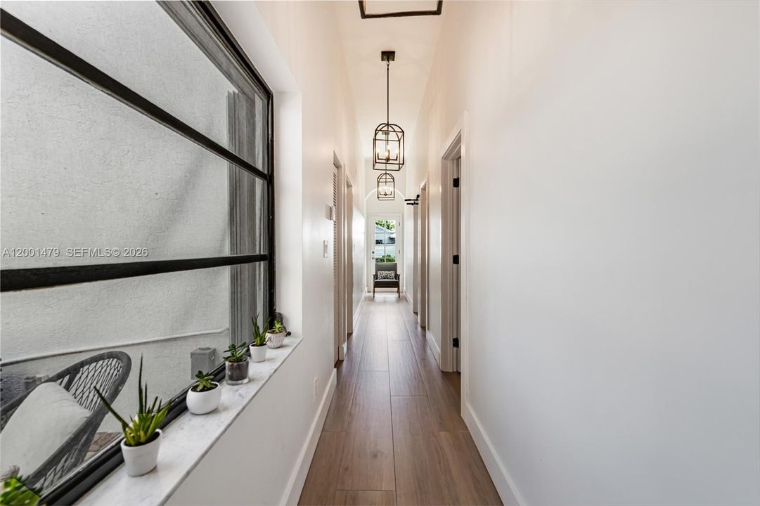 Activo con contrato: $1,050,000 (4 camas, 3 baños, 2538 Pies cuadrados)