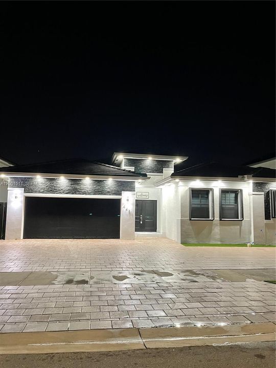 В аренду: $5,900 (4 спален, 3 ванн, 2306 Квадратных фут)