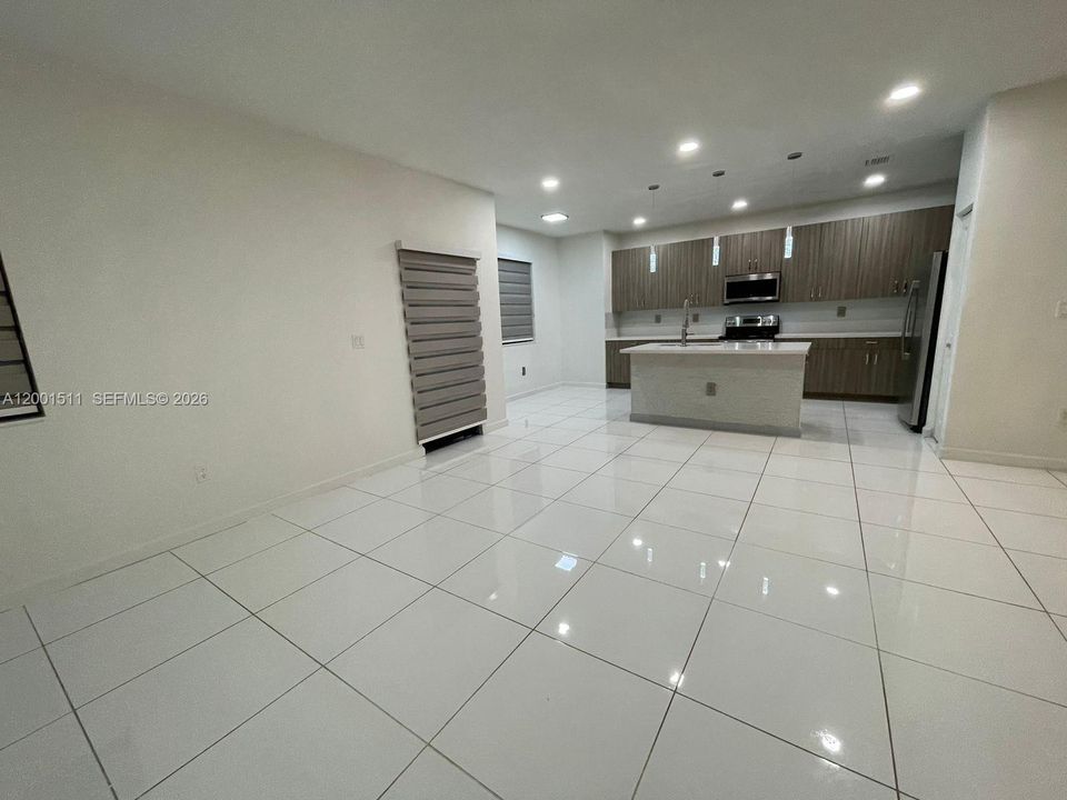 В аренду: $5,900 (4 спален, 3 ванн, 2306 Квадратных фут)