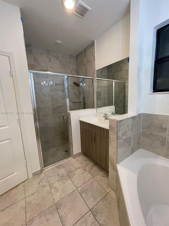 В аренду: $5,900 (4 спален, 3 ванн, 2306 Квадратных фут)