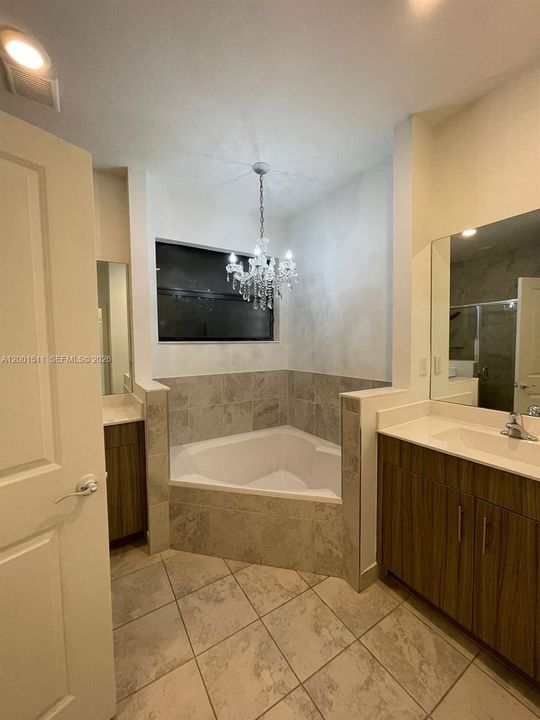 В аренду: $5,900 (4 спален, 3 ванн, 2306 Квадратных фут)
