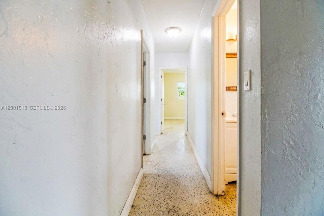 Под контрактом: $349,900 (3 спален, 2 ванн, 1319 Квадратных фут)