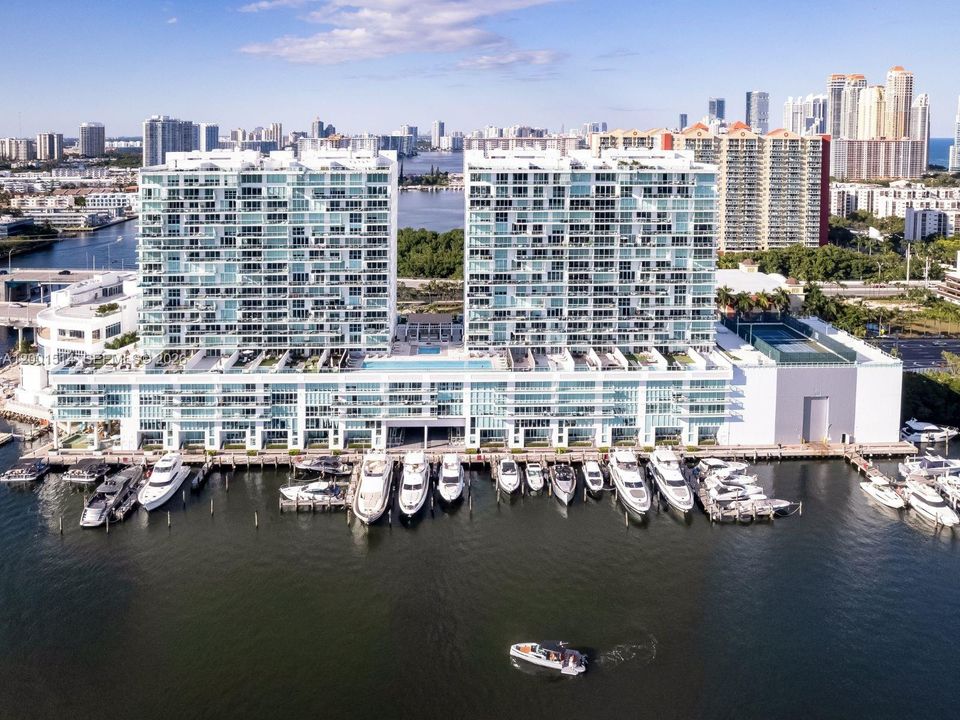 For Sale: $1,295,000 (2 beds, 3 baths, 1553 Square Feet)