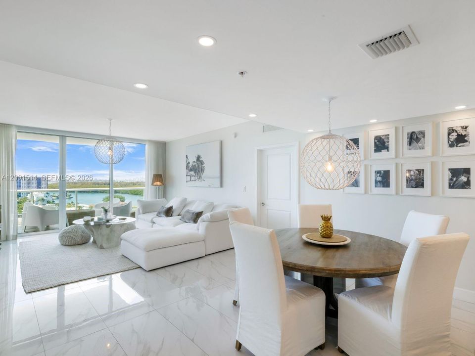 For Sale: $1,295,000 (2 beds, 3 baths, 1553 Square Feet)