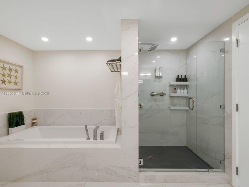 For Sale: $1,295,000 (2 beds, 3 baths, 1553 Square Feet)