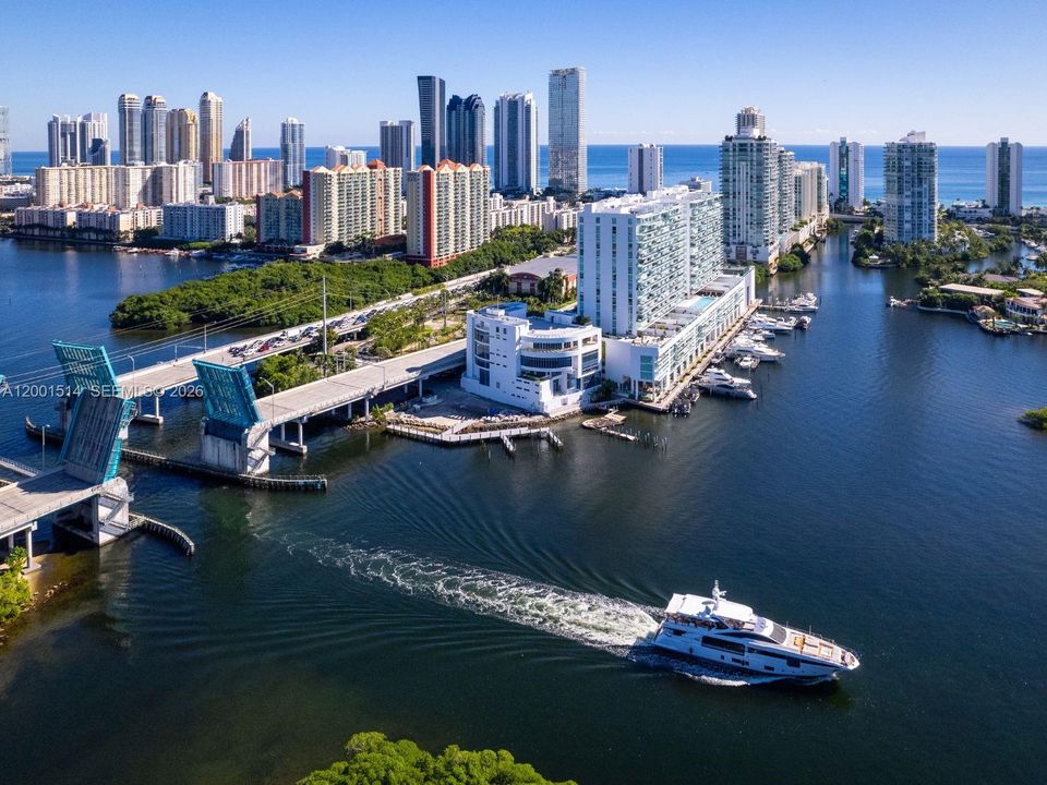 For Sale: $1,295,000 (2 beds, 3 baths, 1553 Square Feet)