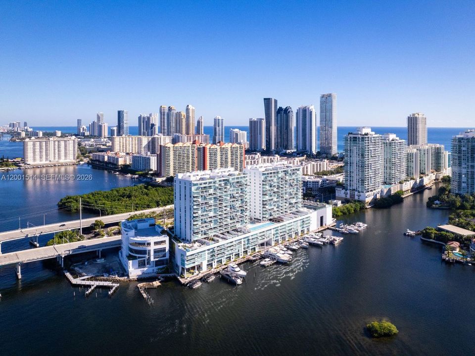 For Sale: $1,295,000 (2 beds, 3 baths, 1553 Square Feet)
