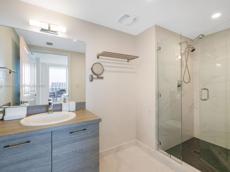 For Sale: $1,295,000 (2 beds, 3 baths, 1553 Square Feet)