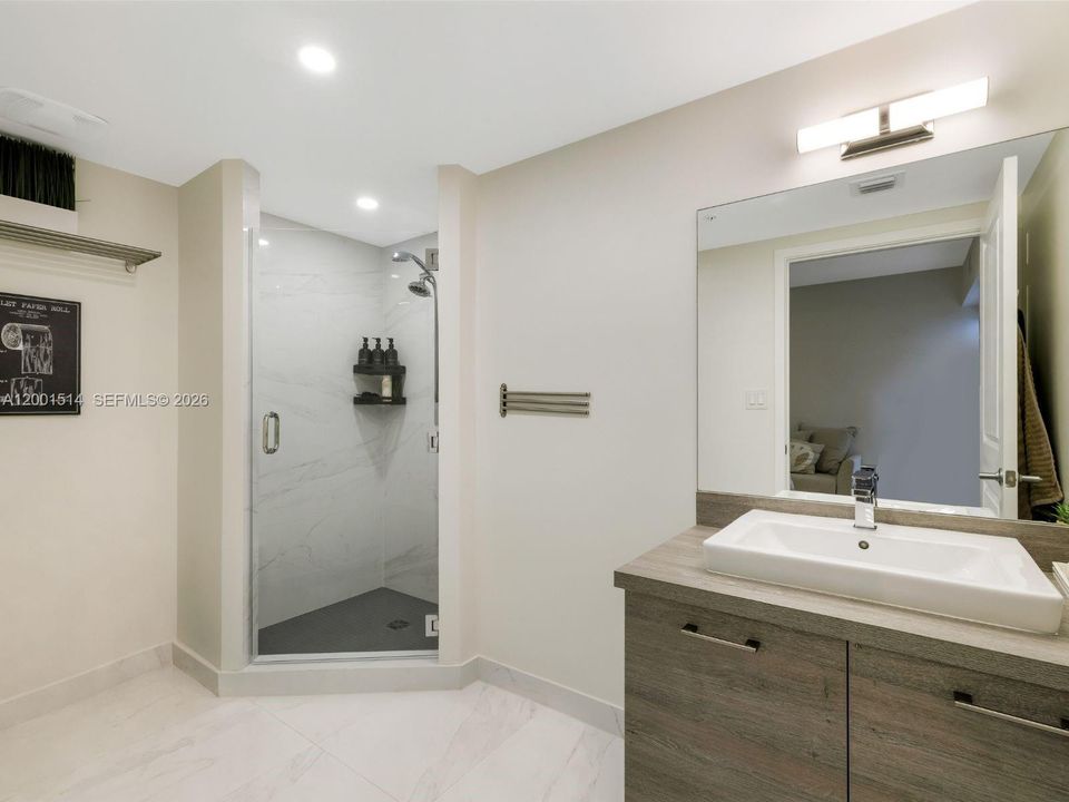 For Sale: $1,295,000 (2 beds, 3 baths, 1553 Square Feet)