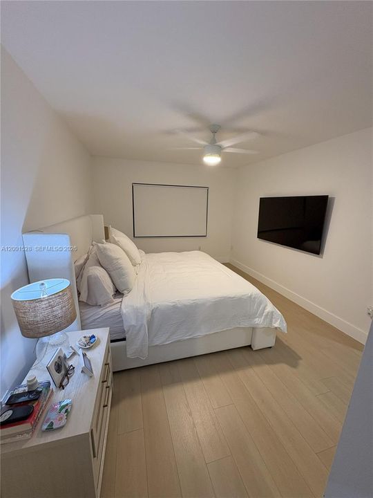 Active With Contract: $2,750 (2 beds, 1 baths, 1020 Square Feet)