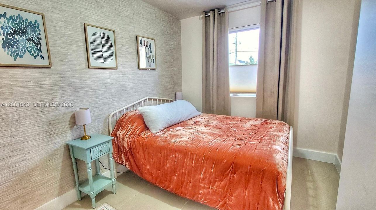 Недавно продано: $635,000 (5 спален, 2 ванн, 2088 Квадратных фут)