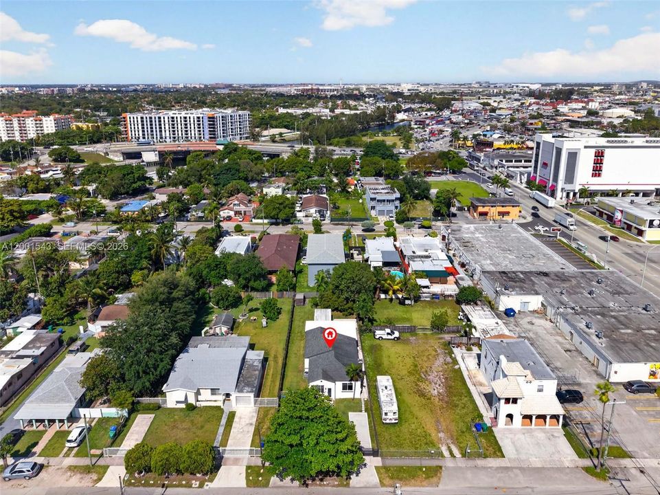Недавно продано: $635,000 (5 спален, 2 ванн, 2088 Квадратных фут)