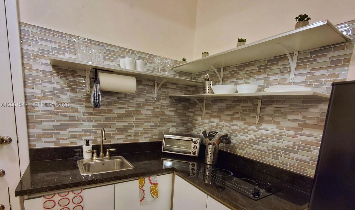 Недавно продано: $635,000 (5 спален, 2 ванн, 2088 Квадратных фут)