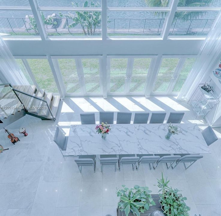 Недавно арендовано: $38,000 (8 спален, 6 ванн, 5808 Квадратных фут)