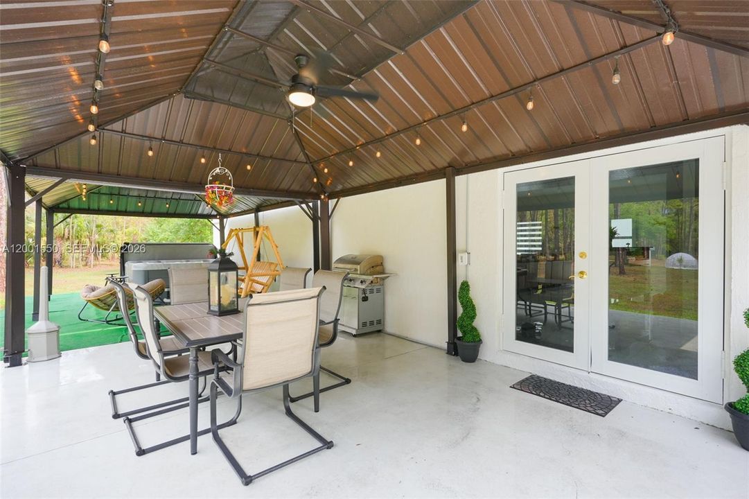 For Sale: $980,000 (4 beds, 3 baths, 2054 Square Feet)