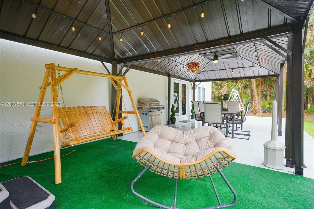 For Sale: $980,000 (4 beds, 3 baths, 2054 Square Feet)
