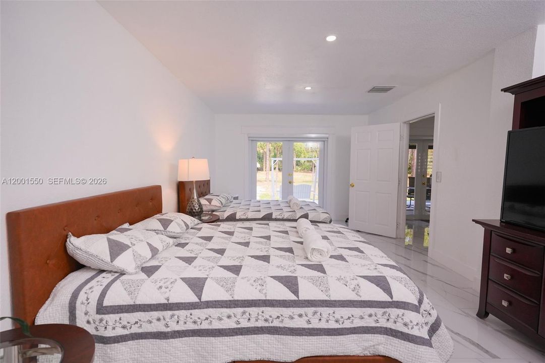 For Sale: $980,000 (4 beds, 3 baths, 2054 Square Feet)