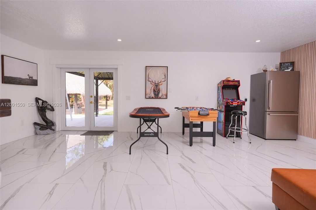 For Sale: $980,000 (4 beds, 3 baths, 2054 Square Feet)