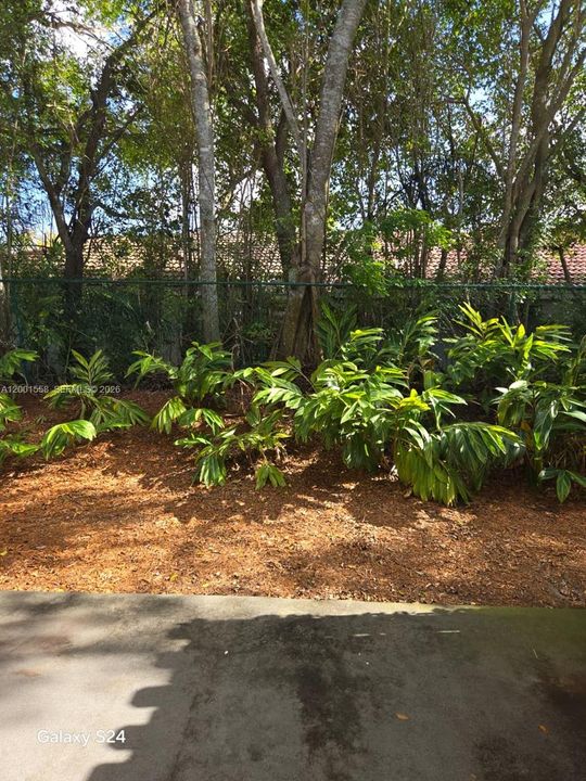 Active With Contract: $2,900 (2 beds, 2 baths, 1155 Square Feet)