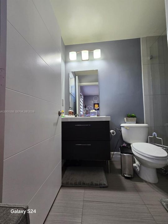 Active With Contract: $2,900 (2 beds, 2 baths, 1155 Square Feet)