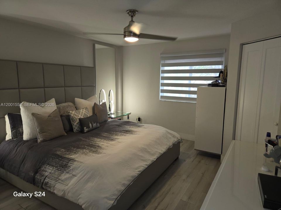 Active With Contract: $2,900 (2 beds, 2 baths, 1155 Square Feet)