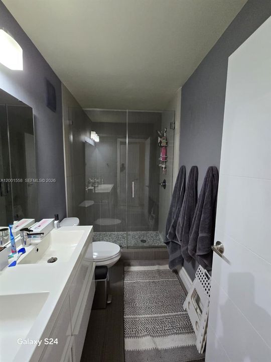 Active With Contract: $2,900 (2 beds, 2 baths, 1155 Square Feet)