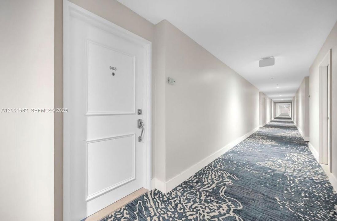 Active With Contract: $785,000 (1 beds, 2 baths, 930 Square Feet)